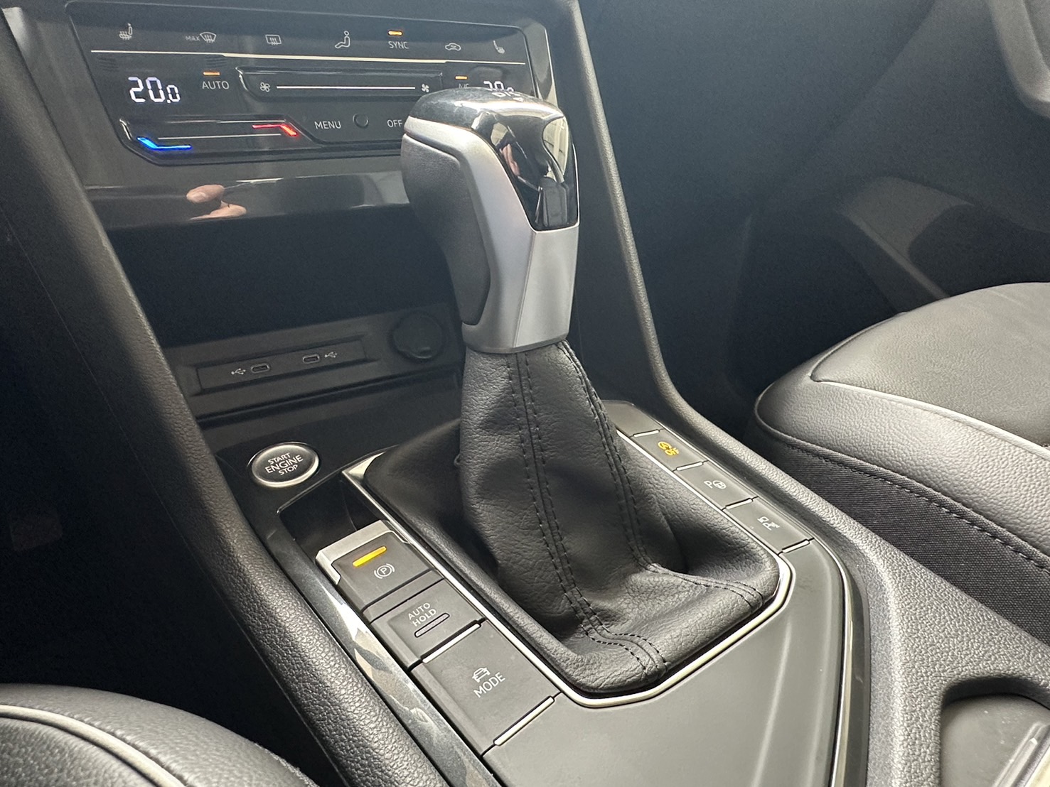 Tiguan 280 TSI Elegance Premium