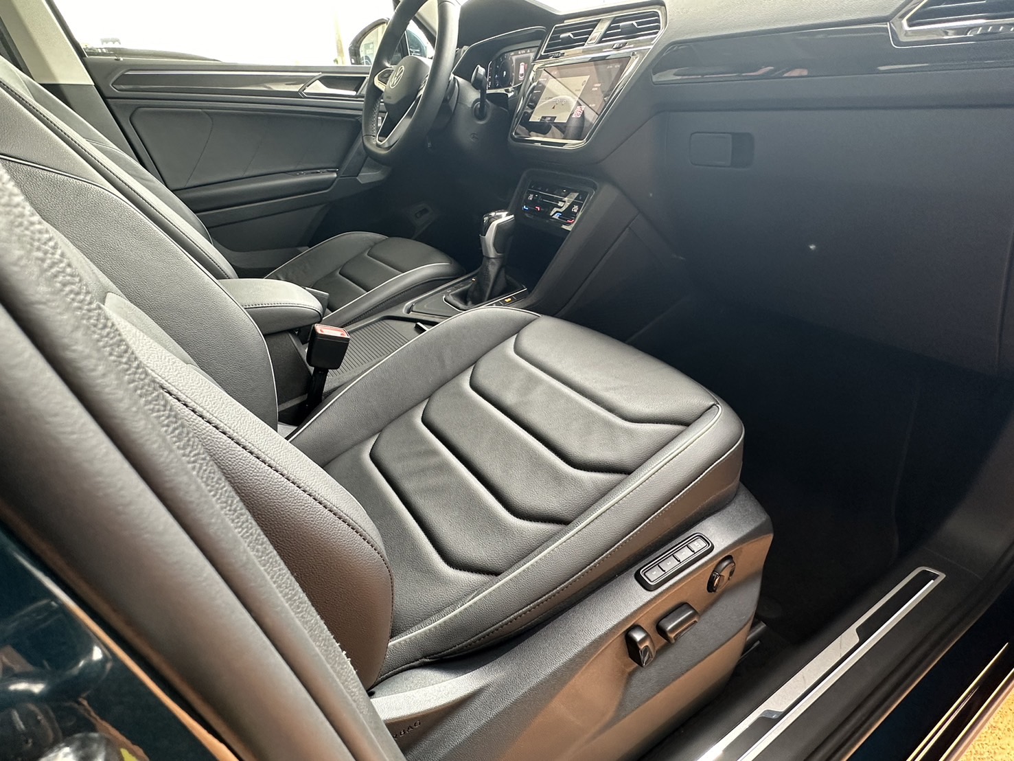 Tiguan 280 TSI Elegance Premium